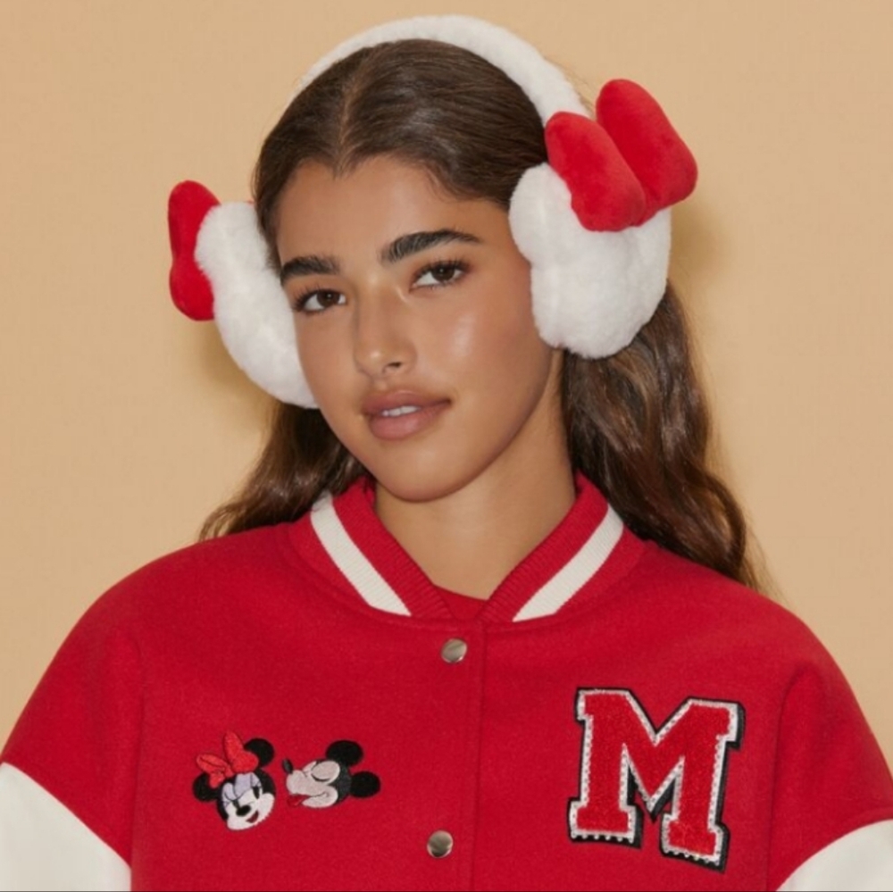 Disney Minnie Mouse Earmuffs White With Red Bows